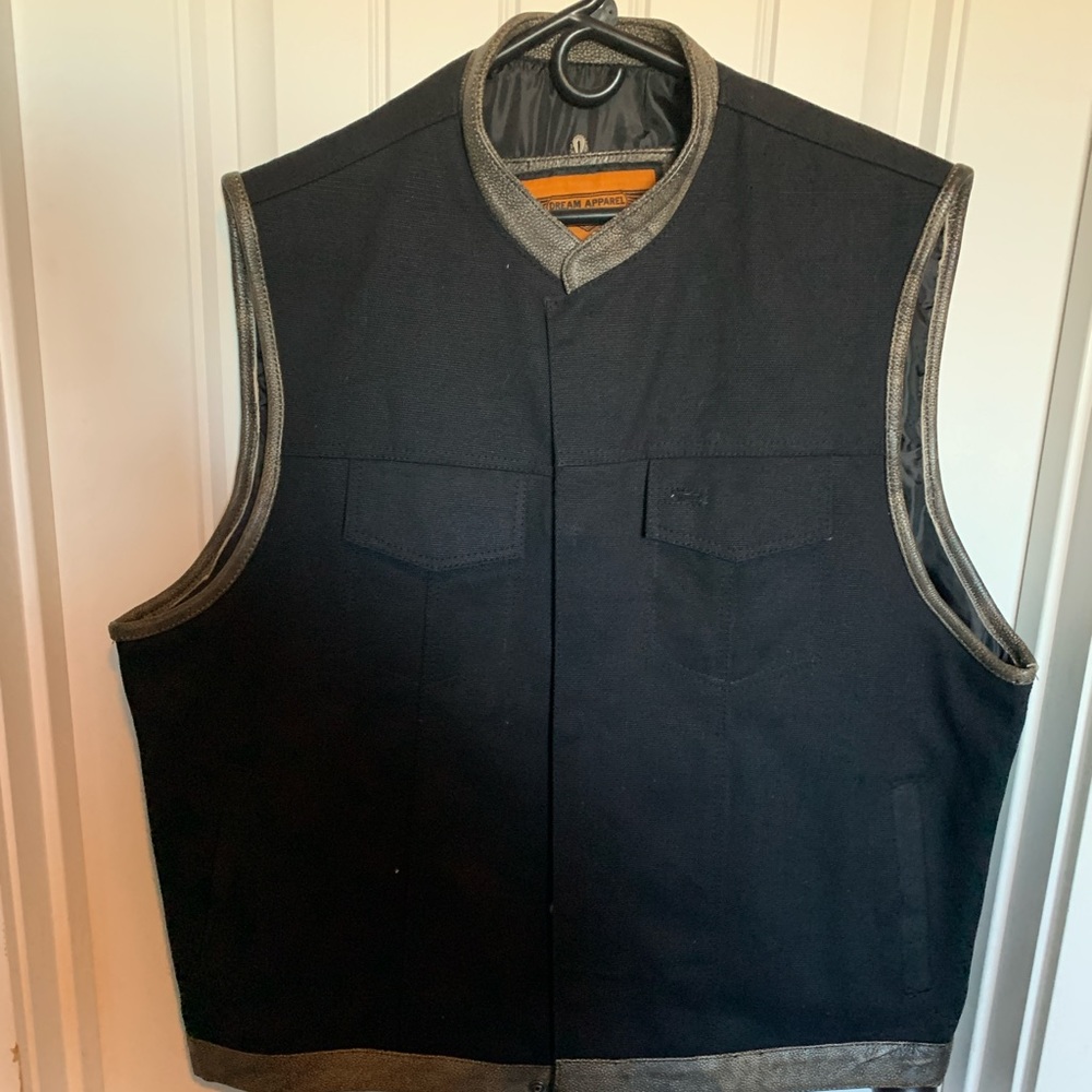 Dream Apparel Mens vest